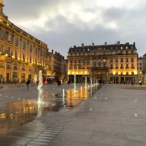 Du Vieux , Lyon Francia